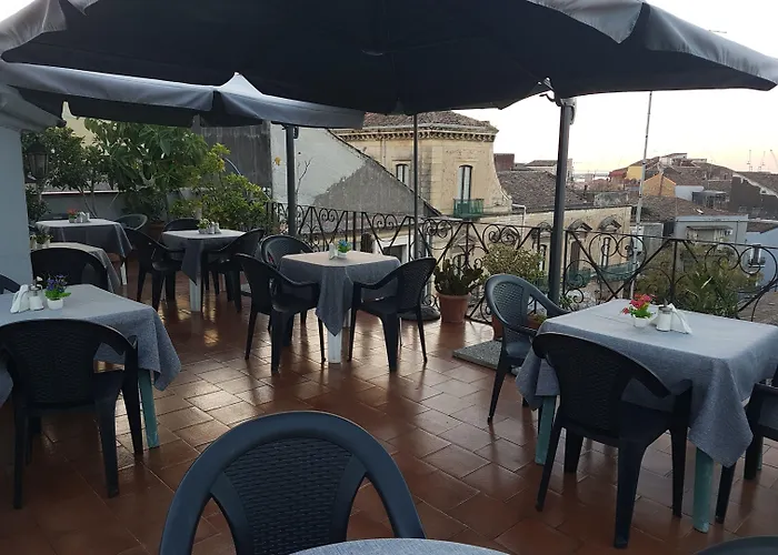 比斯卡里酒店 2* 卡塔尼亚