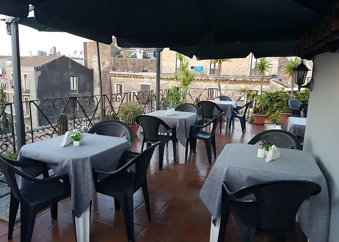 比斯卡里酒店 2*