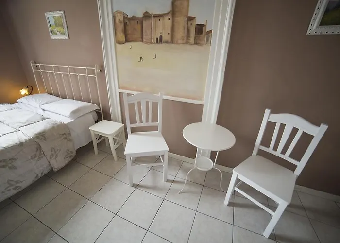 比斯卡里酒店 2* 卡塔尼亚