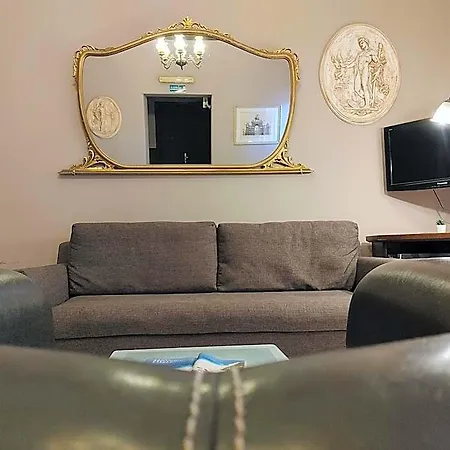 Hotel Biscari 2*